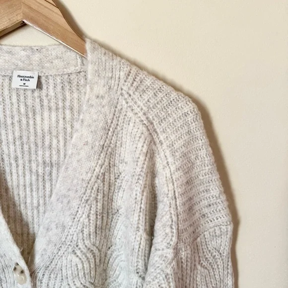 Abercrombie & Fitch Cable Knit Cardigan Sweater Medium - Picture 2 of 9